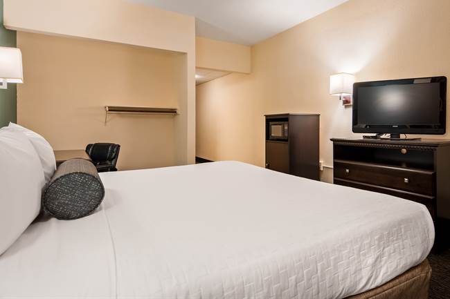 Accessible King Rooms in Gainesville, Florida